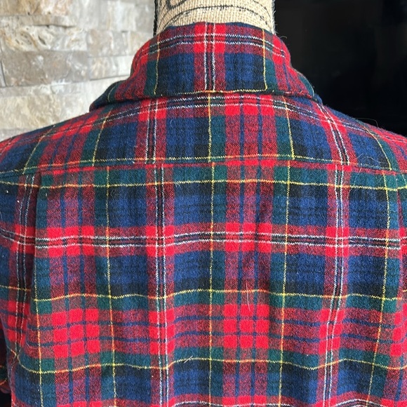 Vintage Pendleton 100% wool long sleeve button down red blue green plaid flannel - Picture 11 of 16